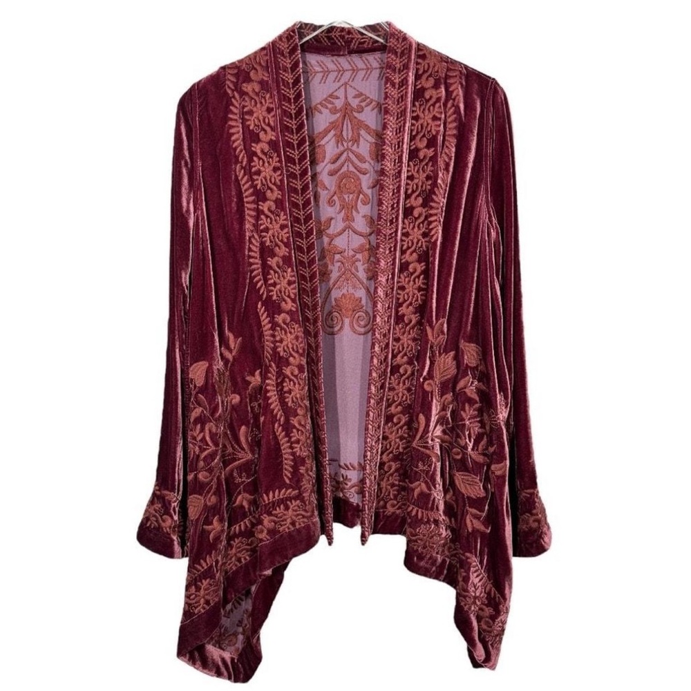 Stunning Velvet Embroidered Kimono 👘 Size Medium